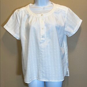 Gap White Eyelet Henley Shirt M Short Sleeve Button Down Textured Blouse EUC